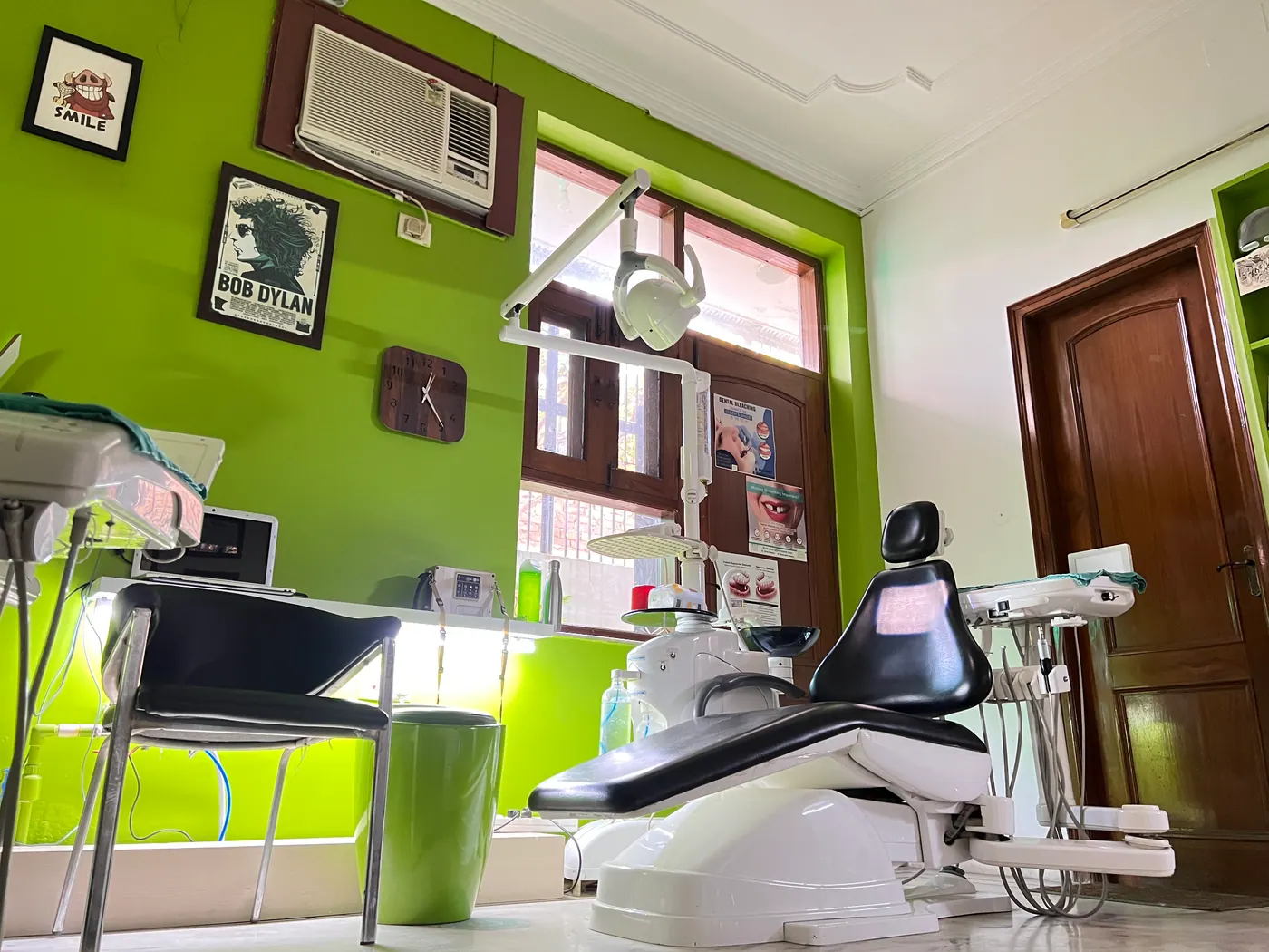 Bite Dental Clinic treatment room in Meera Bagh, West Delhi